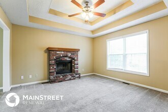 129 Apple Blossom Ct in Belton, MO - Building Photo - Building Photo