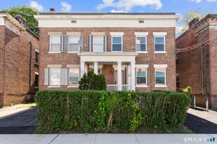 276 Bond St in Bridgeport, CT - Building Photo