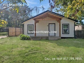 959 Woods Ave-Unit -A in Fort Worth, TX - Building Photo - Building Photo