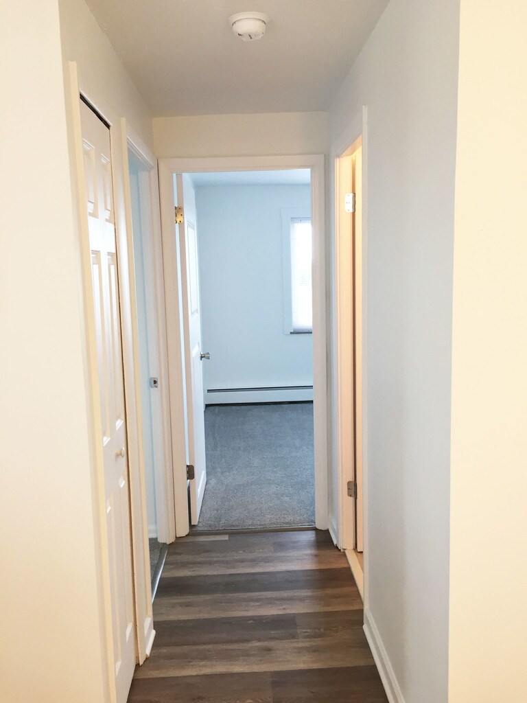 Mark Twain Apartments in Lakewood, OH