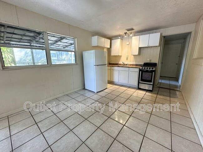 1217 Gay St in Apopka, FL - Building Photo - Building Photo