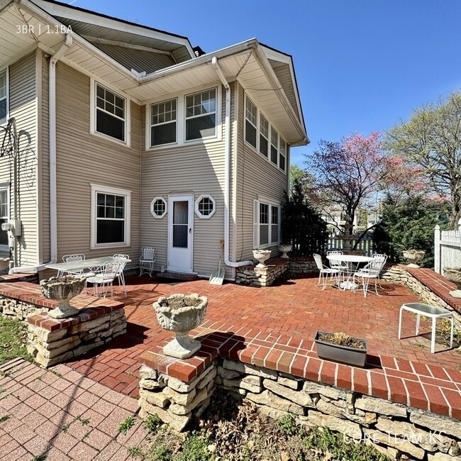 411 W 60th Terrace in Kansas City, MO - Building Photo - Building Photo