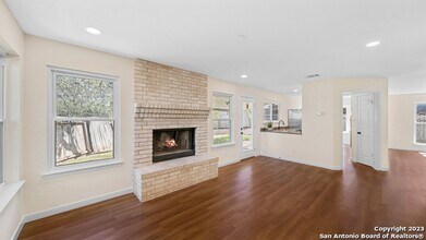 1111 Oak Path in San Antonio, TX - Building Photo - Building Photo