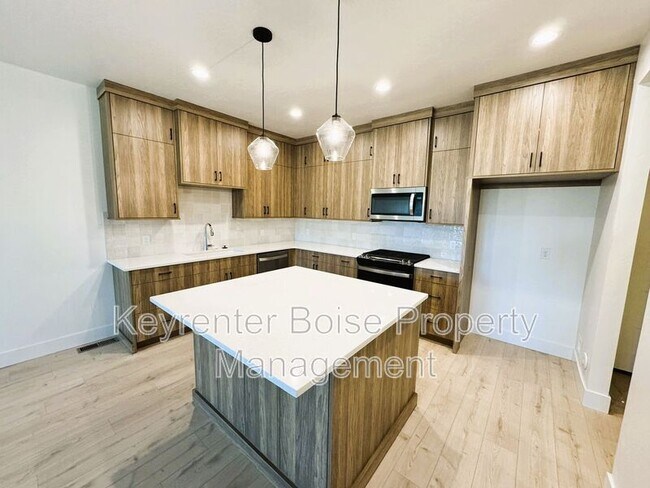 1337 N Webb Wy in Meridian, ID - Building Photo - Building Photo