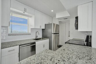 801 S Federal Hwy, Unit 906 in Pompano Beach, FL - Building Photo - Building Photo