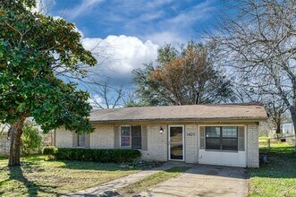 1407 Franklin St in Weatherford, TX - Building Photo - Building Photo