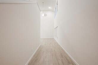 8014 Fijian Cypress Dr in Cypress, TX - Foto de edificio - Building Photo