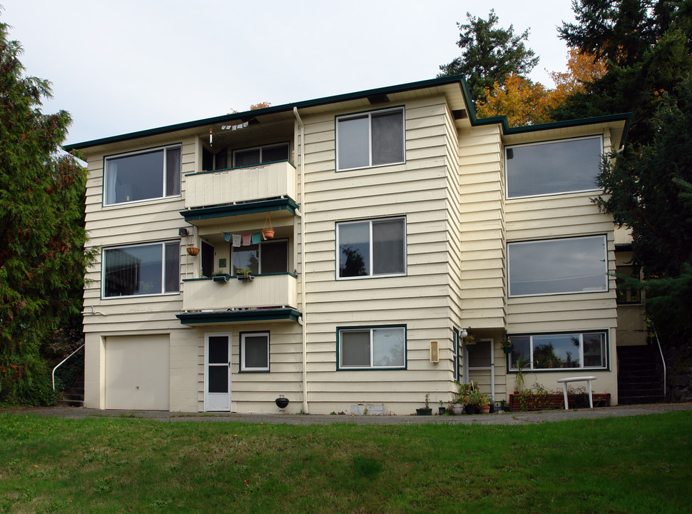 Queen Anne Five Unit Apartments in Seattle, WA - Building Photo