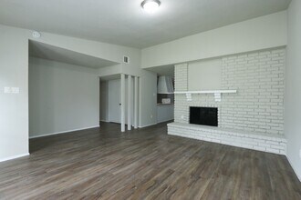 24018 Reagon Canyon Dr in Hockley, TX - Foto de edificio - Building Photo
