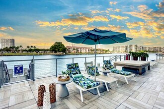 4010 S Ocean Dr in Hollywood, FL - Building Photo - Building Photo