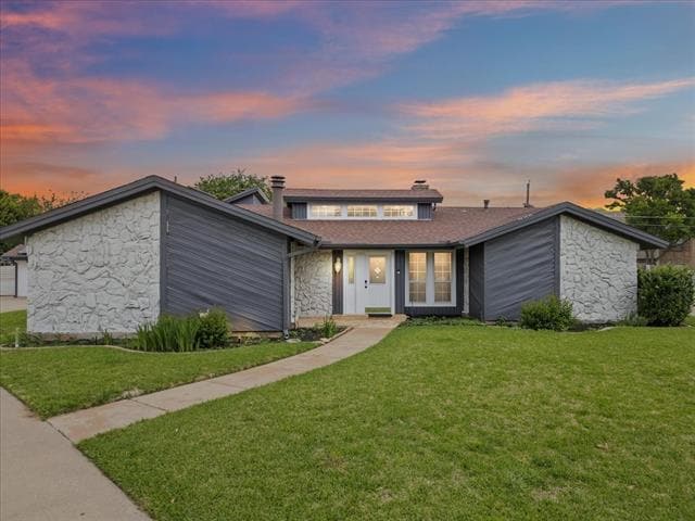 property at 3925 Greenhills Ct