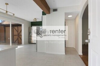 1833 Clearbrooke Dr in Clearwater, FL - Building Photo - Building Photo