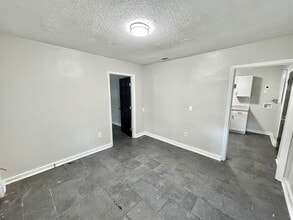 1862 Farrington St in Memphis, TN - Building Photo - Building Photo
