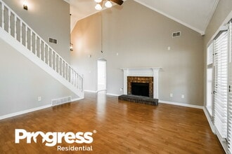 4533 Meadow Cliff Dr in Memphis, TN - Building Photo - Building Photo