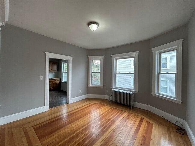 93 Goddard St