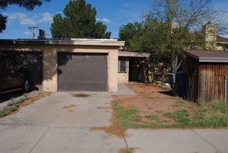 5500 Oakbriar Cir in El Paso, TX - Building Photo - Building Photo