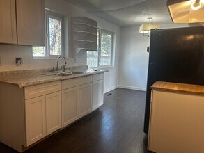 351 SE Wildcat Dr in Bend, OR - Building Photo - Building Photo