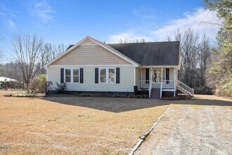 1334 Langdon Rd in Angier, NC - Foto de edificio - Building Photo