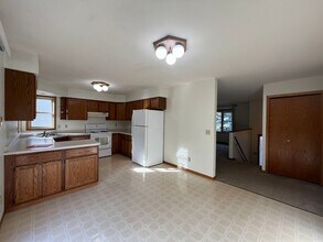 5743-5741 Lacy Rd in Fitchburg, WI - Building Photo - Building Photo