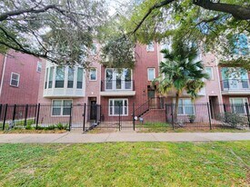 3010 La Branch St in Houston, TX - Building Photo