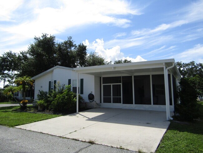 601 Woodwyn Ct in North Port, FL - Foto de edificio - Building Photo