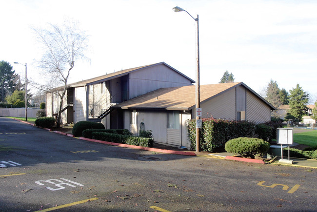 Walnut Grove Apartments in Portland, OR - Foto de edificio - Building Photo