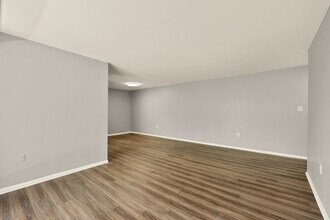 5614 Bismach Dr, Unit Valley Park Alexandria in Alexandria, VA - Foto de edificio - Building Photo