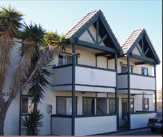 The Grove Avenue Apartments in Imperial Beach, CA - Building Photo - Building Photo