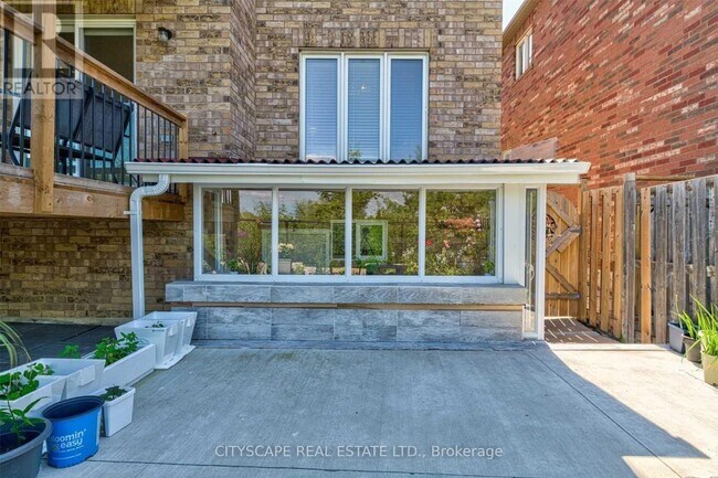 7091 Benjamin Ct in Mississauga, ON - Building Photo - Building Photo