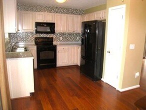 2701 Mascot Ct in Wilmington, NC - Foto de edificio - Building Photo