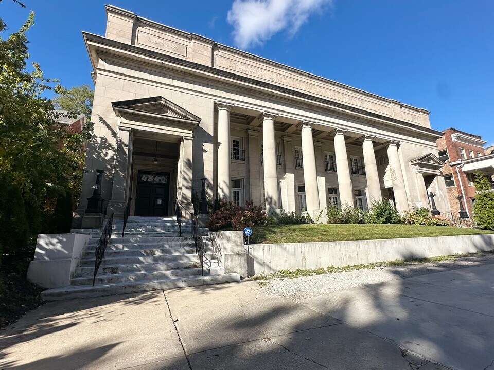 4840 S Dorchester Ave in Chicago, IL - Building Photo