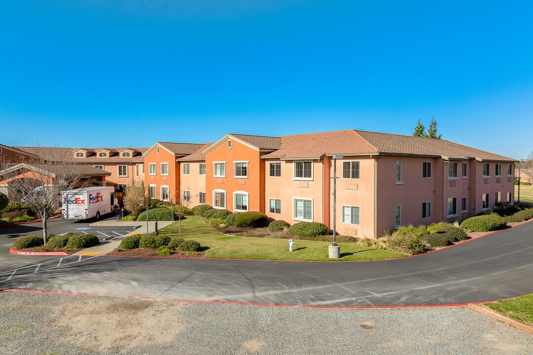 Silverado Homes at Eskaton Village Roseville in Roseville, CA - Foto de edificio