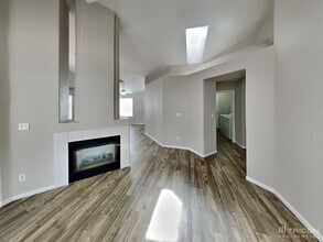523 Landra Ln in Henderson, NV - Building Photo - Building Photo