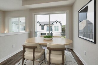 12001 Vista Parke Dr in Austin, TX - Building Photo - Building Photo