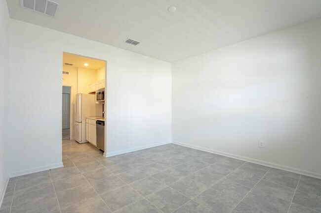 2015 Punch Bowl Ave in Davenport, FL - Building Photo - Building Photo