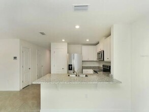 2803 Brie Hammock Bnd in St. Cloud, FL - Foto de edificio - Building Photo