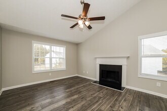 104 Rockefeller Ln in Dallas, GA - Building Photo - Building Photo