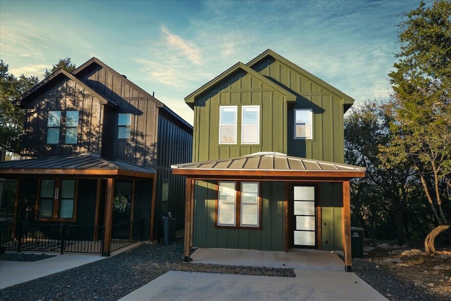 294 Shady Bluff Dr in Wimberley, TX - Building Photo