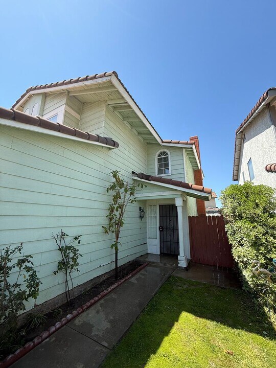 11883 Bayless St in Moreno Valley, CA - Building Photo