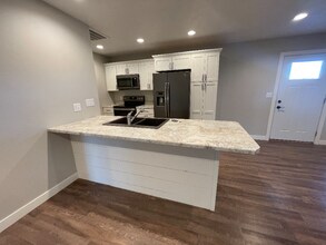 2912 Sportsmans Dr in Milford, IA - Building Photo - Building Photo