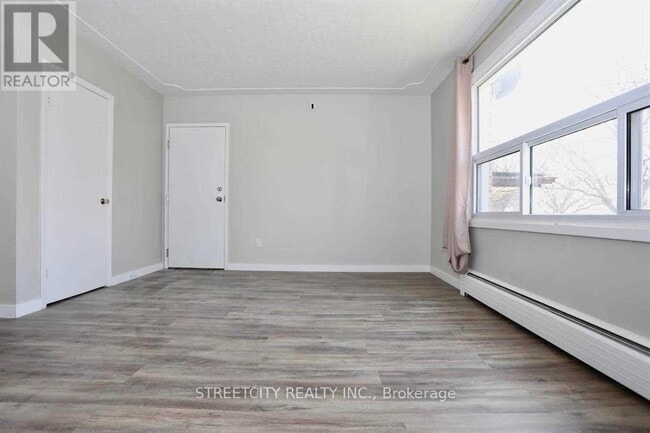 394 Thiel St in London, ON - Building Photo - Building Photo
