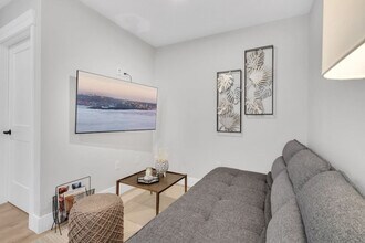 2145 W 32nd Ave in Vancouver, BC - Building Photo - Building Photo