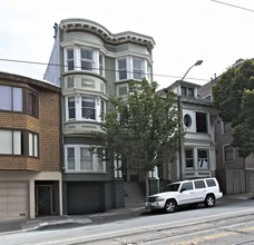 527 529, 529B, 531 Duboce Ave in San Francisco, CA - Building Photo - Building Photo