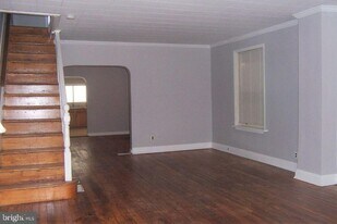 339 Charles St in Coatesville, PA - Building Photo