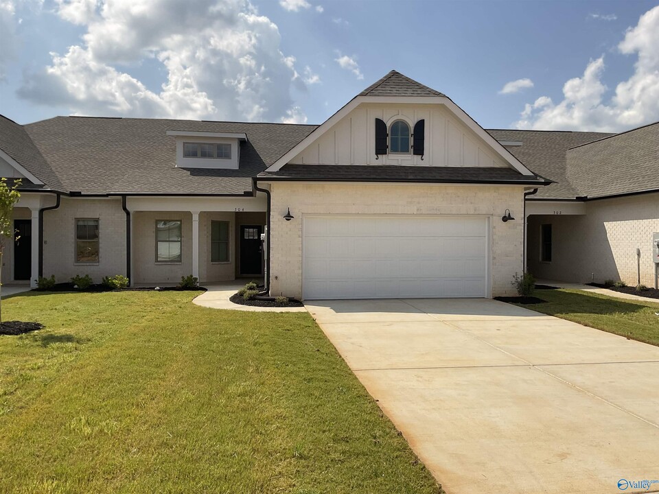 304 Cornstalk Cir in Madison, AL - Foto de edificio