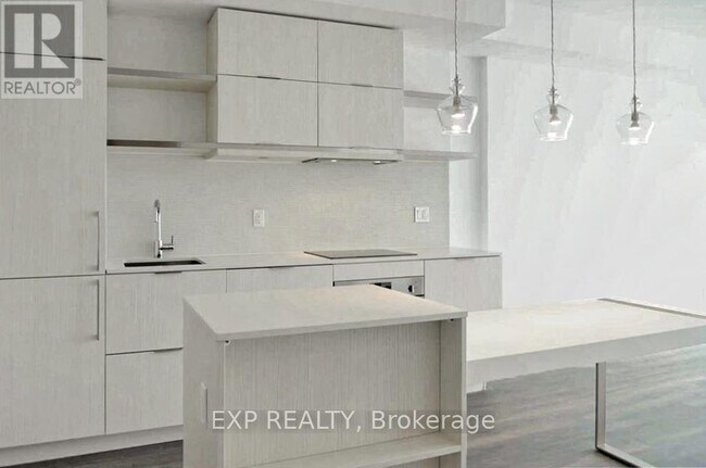 197 Yonge St in Toronto, ON - Building Photo - Building Photo