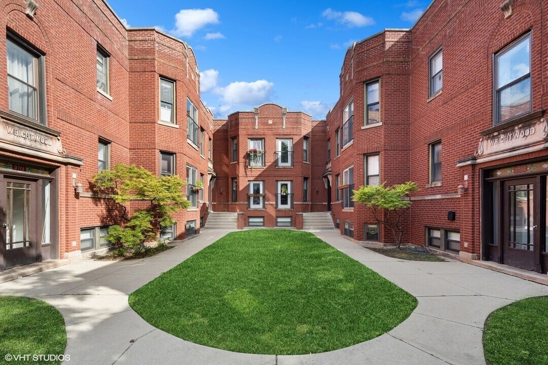 3708 W Wrightwood Ave in Chicago, IL - Building Photo