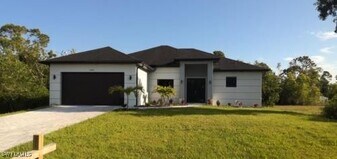 3907 NW 45th Ln in Cape Coral, FL - Building Photo
