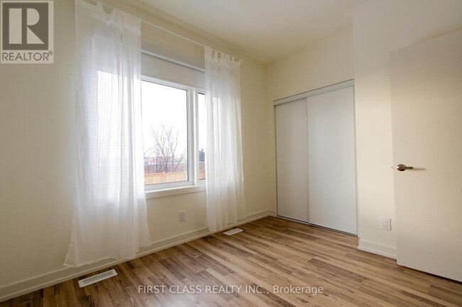 370 Red Maple Rd in Richmond Hill, ON - Building Photo - Building Photo