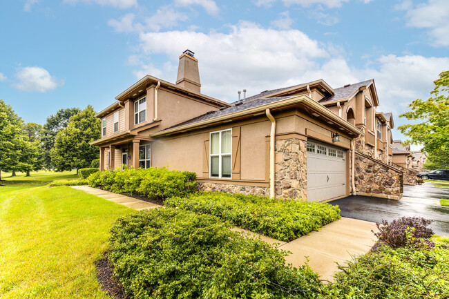 1900 Crenshaw Cir in Vernon Hills, IL - Building Photo - Building Photo